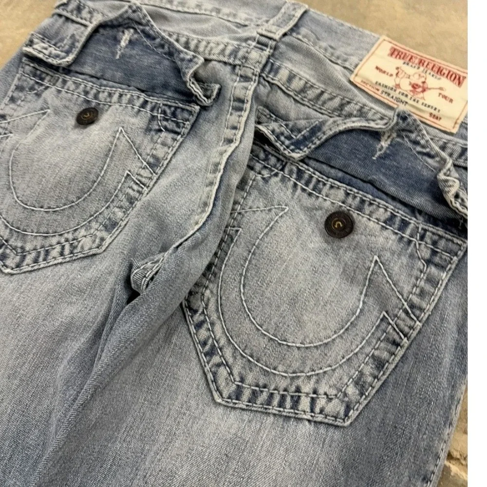 True Religion Ricky Straight Super T Distressed Light Wash Blue Jeans Mens